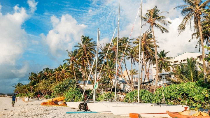 馬爾地夫居民島當地生活與絕美夕陽！5分鐘帶你環島居民島Maafushi (下集)｜馬爾地夫 EP 9｜居民島｜旅行，路上。