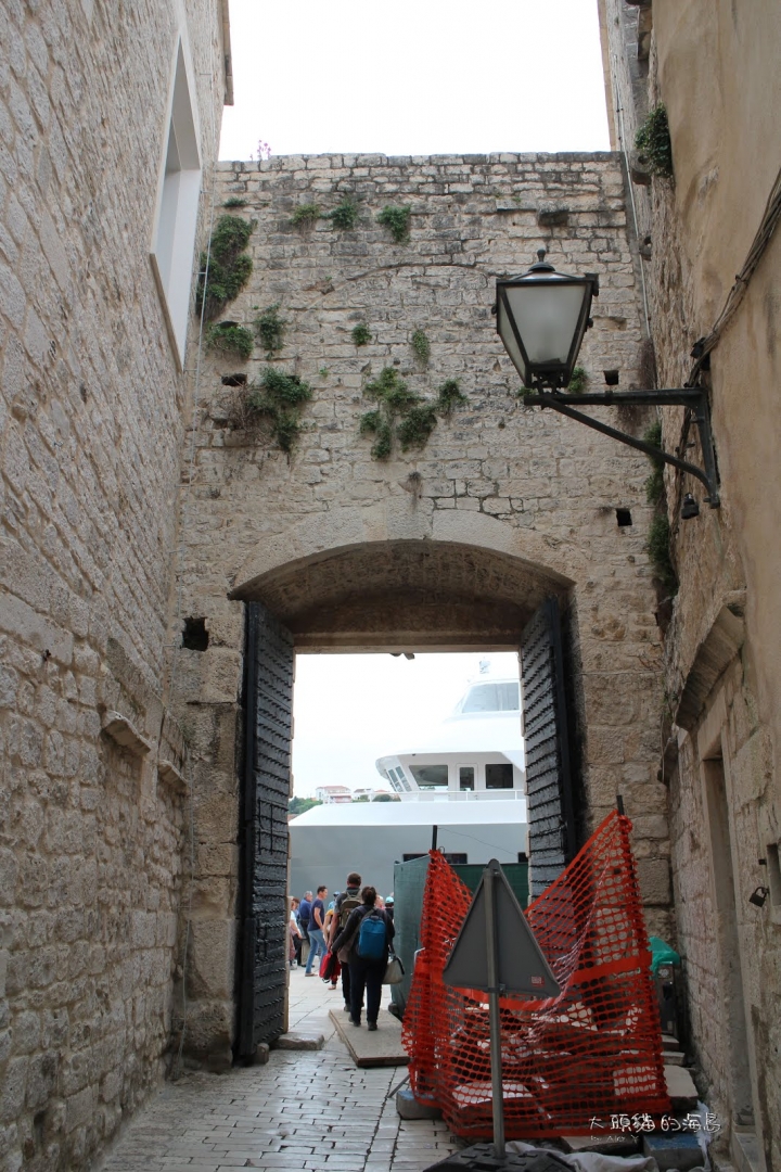 [大頭貓的海島] 小島上的小古城 特洛吉爾 Trogir