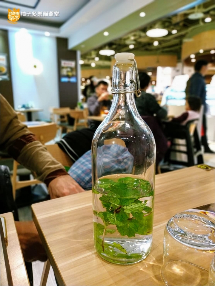 伽哩咖哩玉波堂：信義誠品美食街裡，有四種蔬食咖哩可選的爽口素食餐