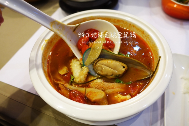 [桃園 • 南崁美食] 紅舍泰式料理台茂店 | 血拚後的聚餐好去處，品嘗菜色多樣化的泰式料理