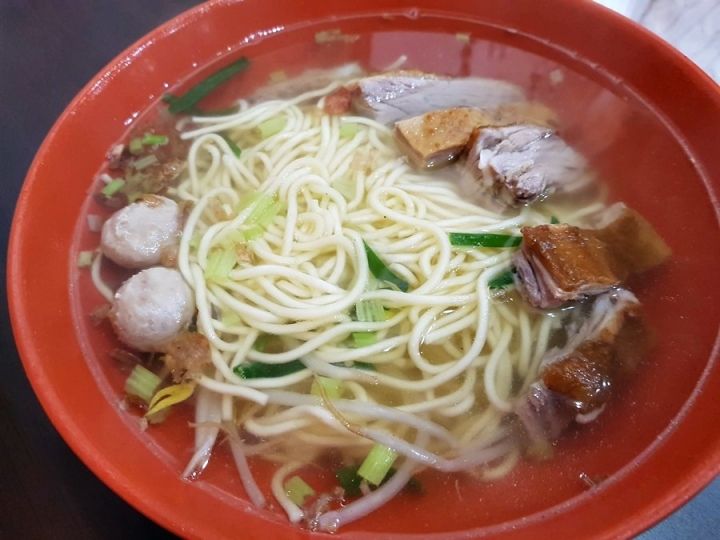 苗栗頭份市 便當系列 [新竹吳家鴨香飯 山下店] 推薦鴨香飯~ 鴨肉絲挺多~ 2018食記