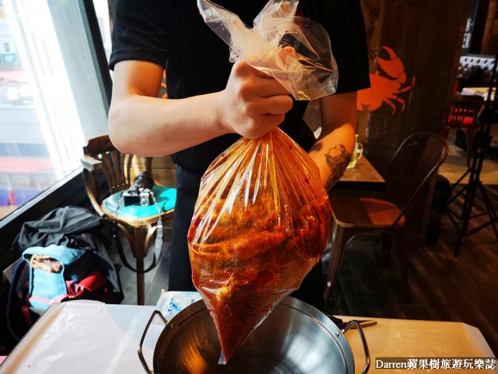 台北微風南山美食∣Dancing Crab蟹舞手抓海鮮歡樂派對風靡日本強勢登台(捷運台北101世貿站) - Darren蘋果樹旅遊玩樂誌