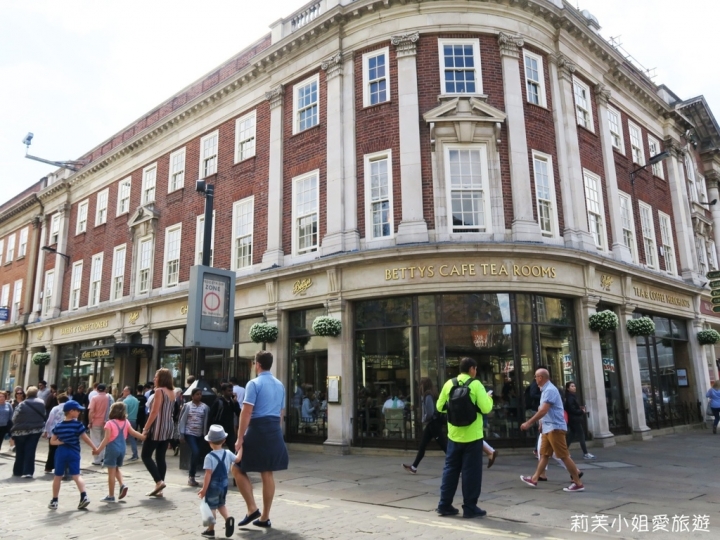 [美食] 英國 Bettys’ Cafe Tea Room約克貝蒂茶館。高CP值的英式三層點心下午茶