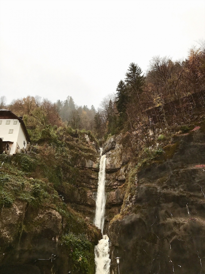 【Hallstatt．走跳】走進明信片裡-奧地利鹽湖區絕美仙境小鎮哈修塔特