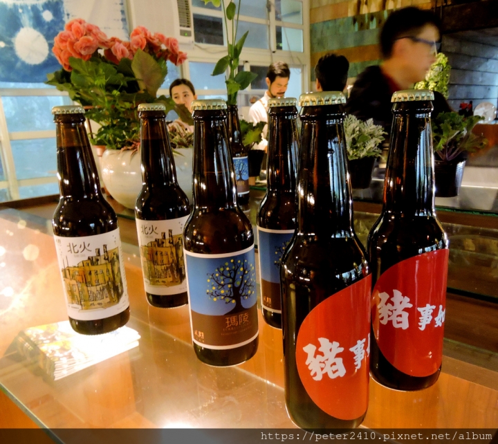 【基隆】七堵瑪陵休閒農業園區遊客中心│繽紛牆面，隧道通道，農村好物