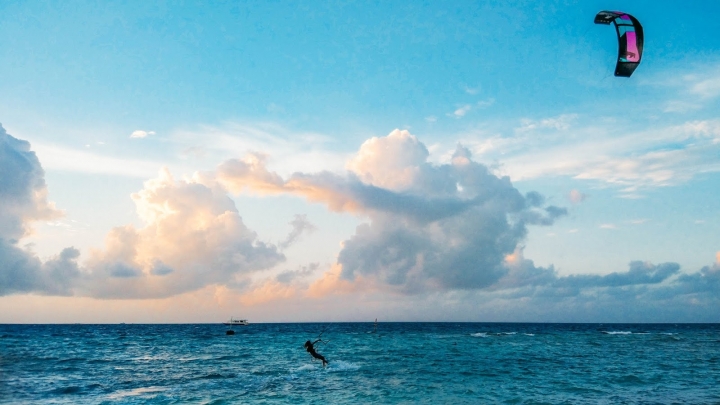 馬爾地夫居民島當地生活與絕美夕陽！5分鐘帶你環島居民島Maafushi (下集)｜馬爾地夫 EP 9｜居民島｜旅行，路上。