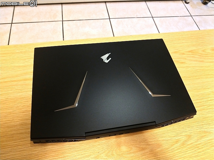 [開箱] AORUS 15 (RTX 20 Series) 信仰電競筆電登場