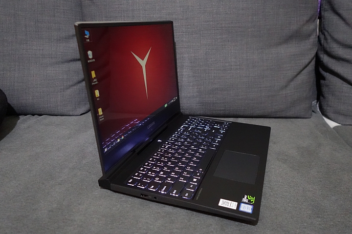 Lenovo 聯想 Y7000P 開箱 低調電競筆電