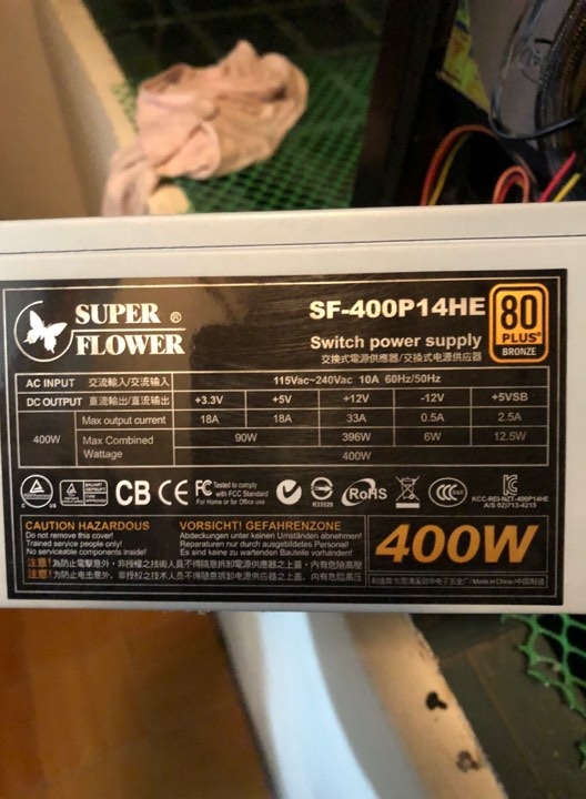 請問這款顯卡  我的主機板可以裝嗎？