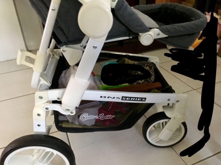 嬰兒車請問。