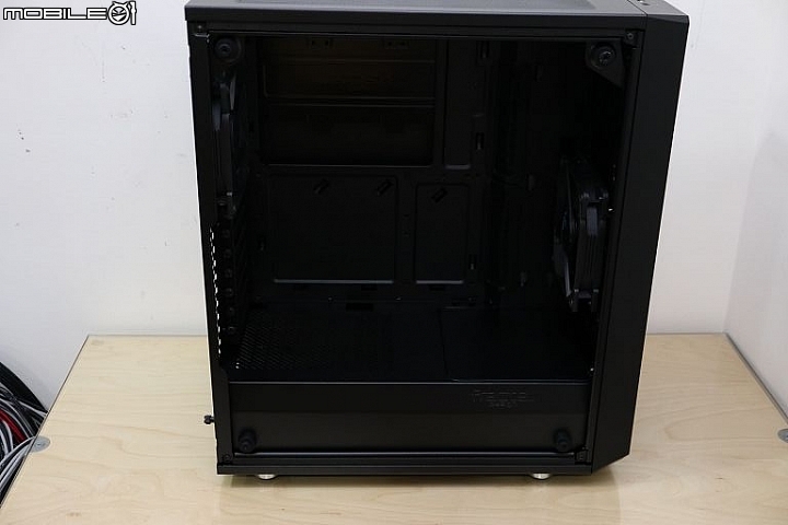 [開箱] 緊湊小巧不占空間ATX中塔Fractal Design Meshify C TG
