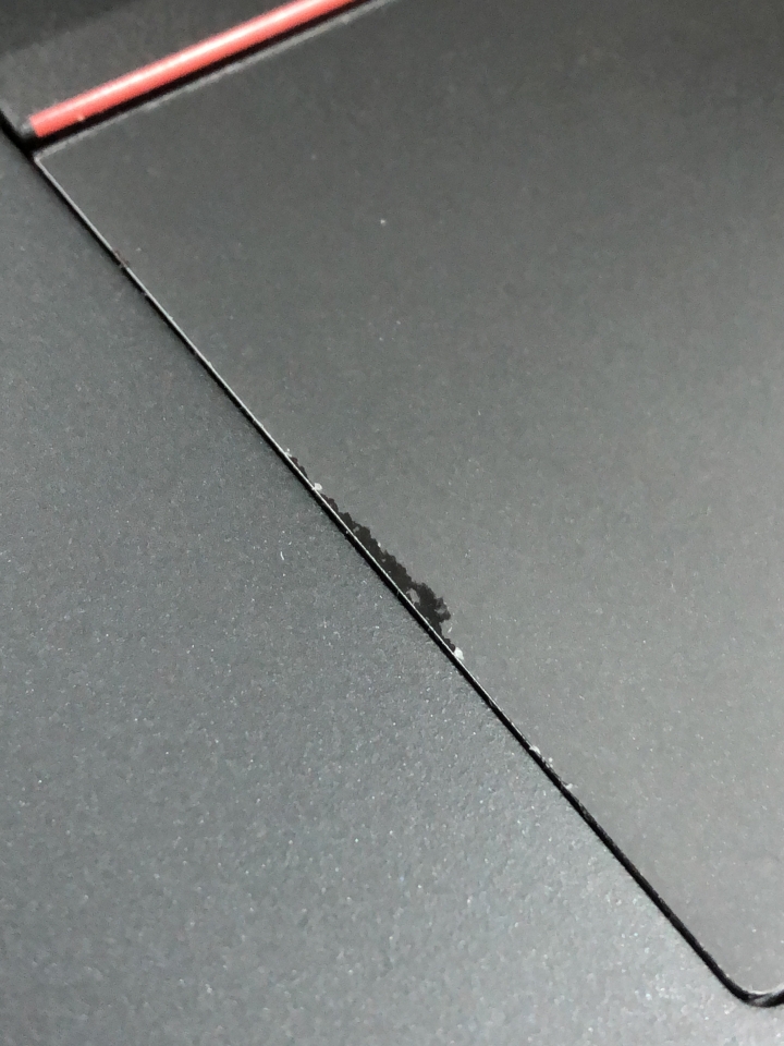 請問也有人遇到T480s觸控板掉漆的問題？