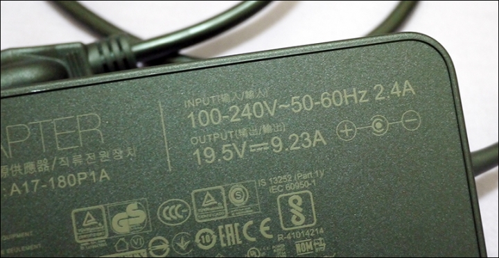 點我看大圖 遇見華碩ROG STRIX HERO II GL504GM