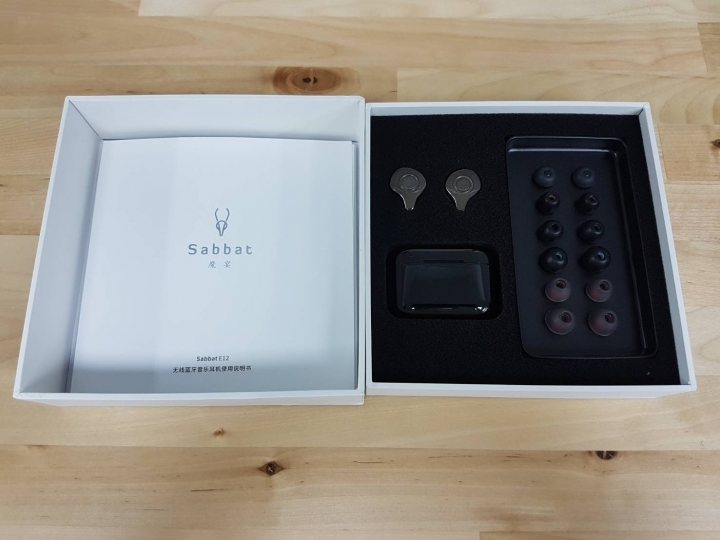 【開箱】終於入手Sabbat E12真無線藍牙耳機