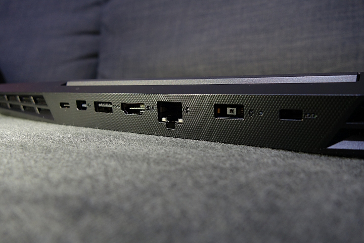 Lenovo 聯想 Y7000P 開箱 低調電競筆電