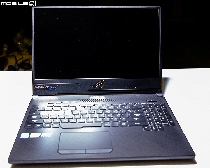 [用家開箱]我的第一台 ROG STRIX HERO II RTX 版