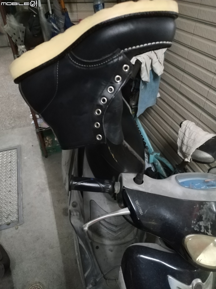 當你有2手redwing時 該怎麼辦?洗洗還是噴噴就好呢?. 圖多慎入