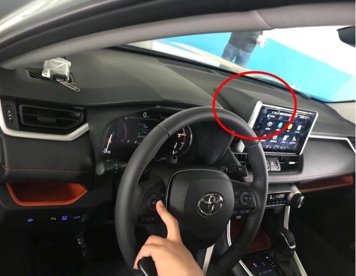 新RAV4 車機龜殼好怪