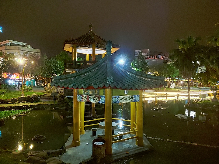 S10+ 簡單開箱及夜拍測試(DXO 109分表現如何? )