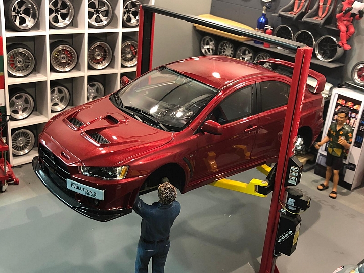 1/18 MITSUBISHI EVO FQ-400