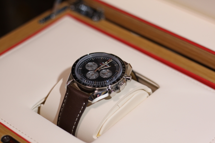 [開箱] Omega Speedmaster 隕石錶