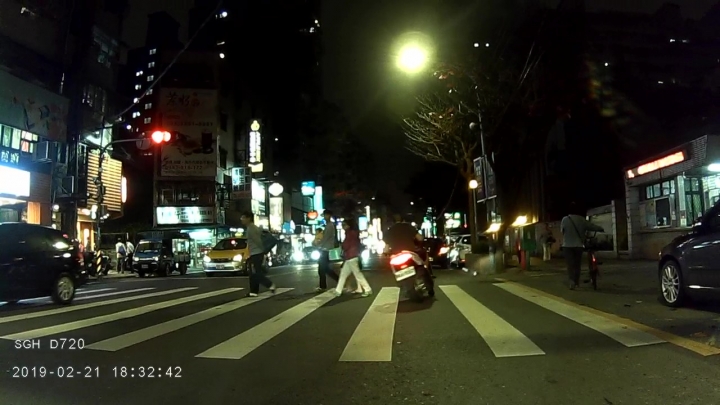 可以幫忙推薦一下解析機車車牌的軟體嗎?