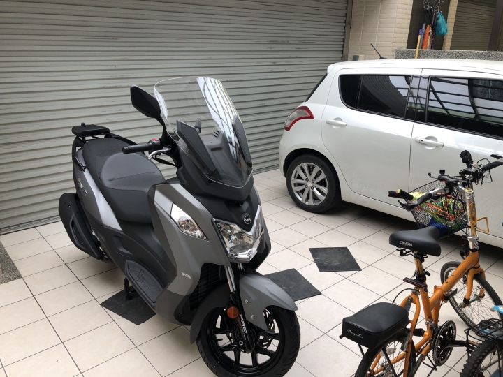 SYM joymax 300 我也來開箱