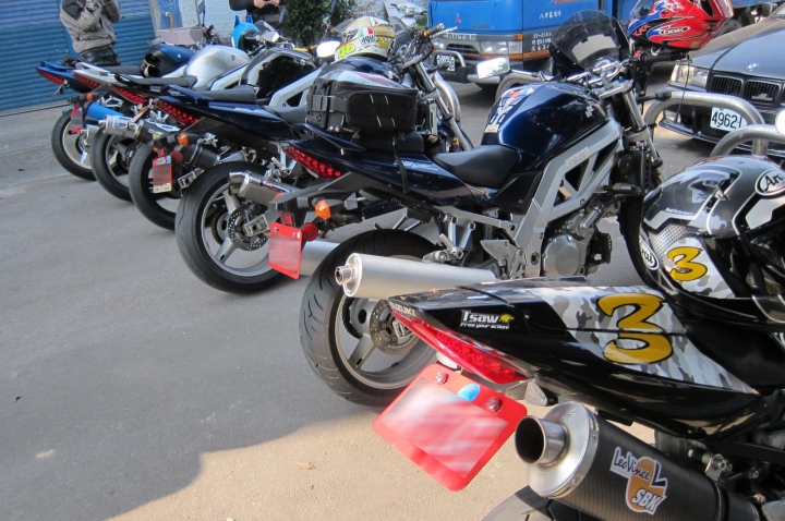 CP值超高的公升級街跑 SV1000 改裝紀實(圖多)