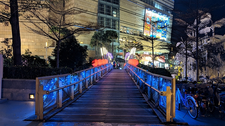 大年初一夢時代廣場U11隨手自動手持夜拍無修直出