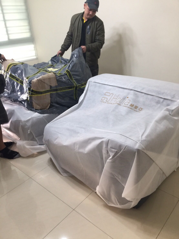 考慮半年的赫里亞手工訂製牛皮沙發