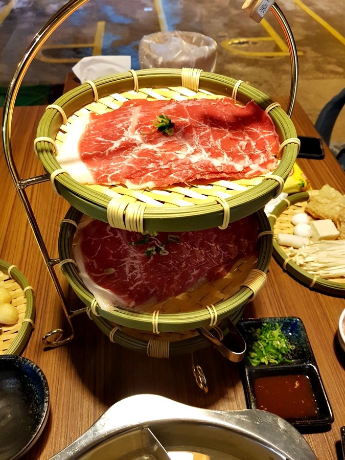 苗栗縣頭份市 尚順廣場 力士本鎮 樂力士燒肉+鮮力士陶鍋 ~ 2019 新火鍋菜單 平價吃到飽火鍋~ 經濟實惠!!