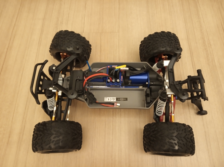 1:10 4WD 大腳電車新手心得分享