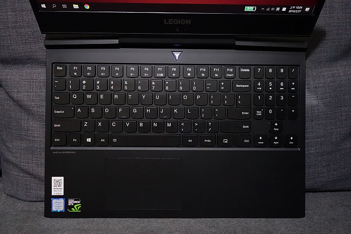 Lenovo 聯想 Y7000P 開箱 低調電競筆電