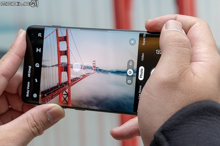 三星Galaxy S10揭曉：開孔螢幕搭指紋辨識、雙光圈變三鏡拍透透！