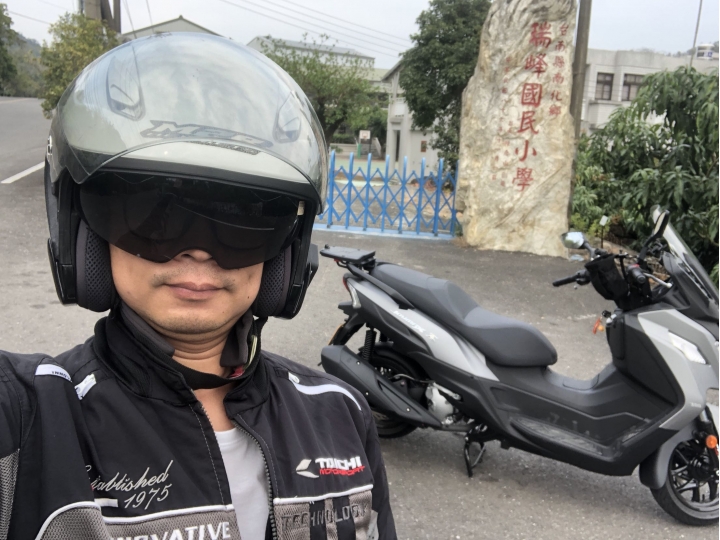 SYM joymax 300 我也來開箱