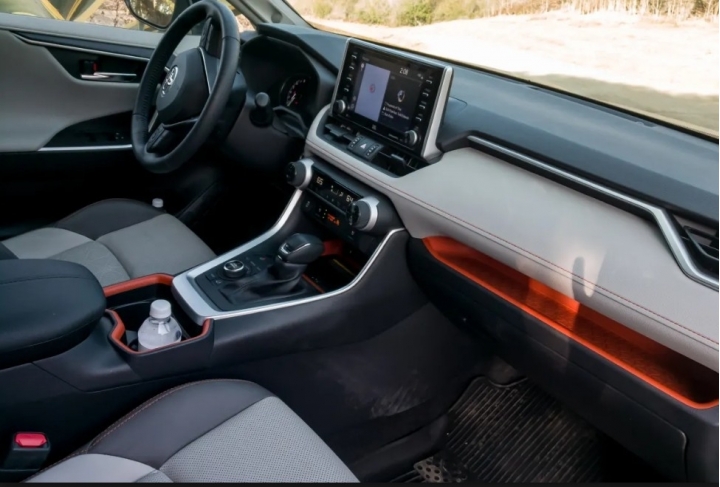 新RAV4 車機龜殼好怪