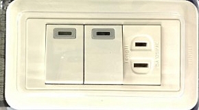 [求救]DIY換牆上的電燈開關, 應該算搞砸了.....