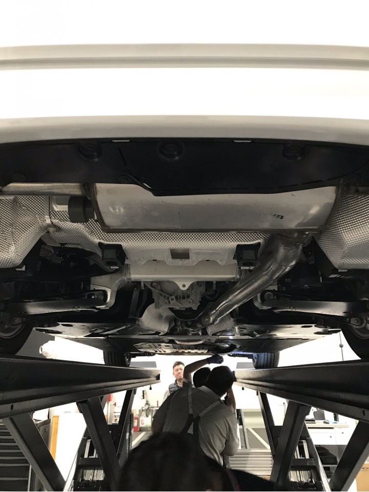 《求救》G30 520d 剛交車跑183公里就亮引擎故障燈