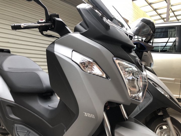 SYM joymax 300 我也來開箱