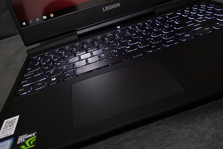 Lenovo 聯想 Y7000P 開箱 低調電競筆電