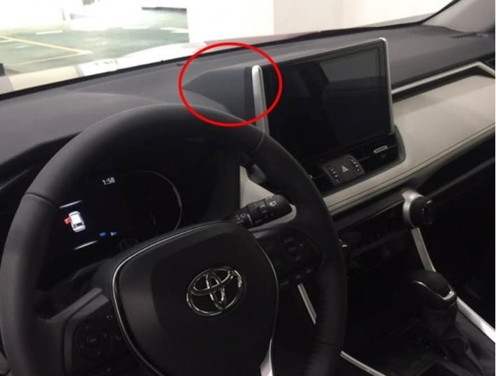 新RAV4 車機龜殼好怪