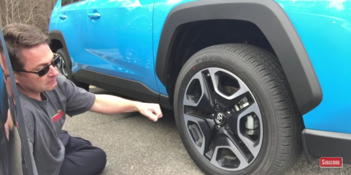 新RAV4停車雷達與行李架詳細說明(圖多)