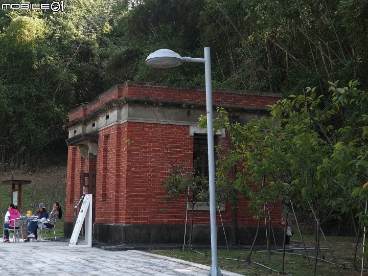 臺南 山上 原臺南水道淨水池區 — 宛如天空之城、異國神殿的超大型石塊堆疊建築