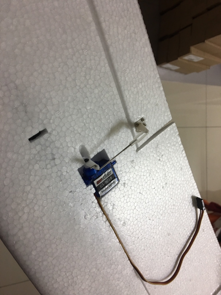 [航模]關於電控skysurfer x9組裝時的問題