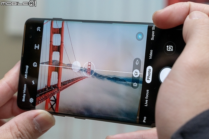 三星Galaxy S10揭曉：開孔螢幕搭指紋辨識、雙光圈變三鏡拍透透！