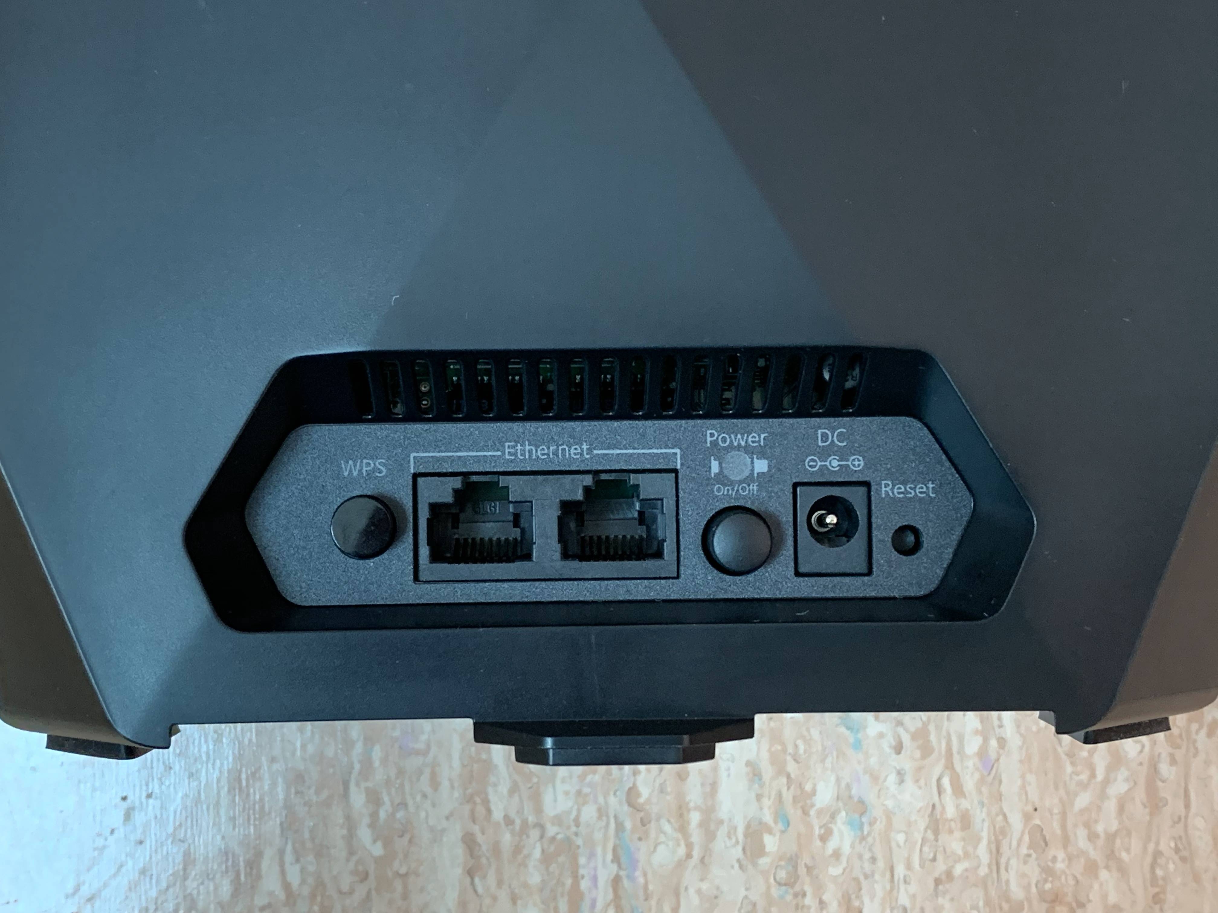 [不專業開箱] 晉升 MESH 網路的捷徑 - Netgear Nighthawk X6 - WiFi Mesh Extender EX7700 三頻無線網路延伸器