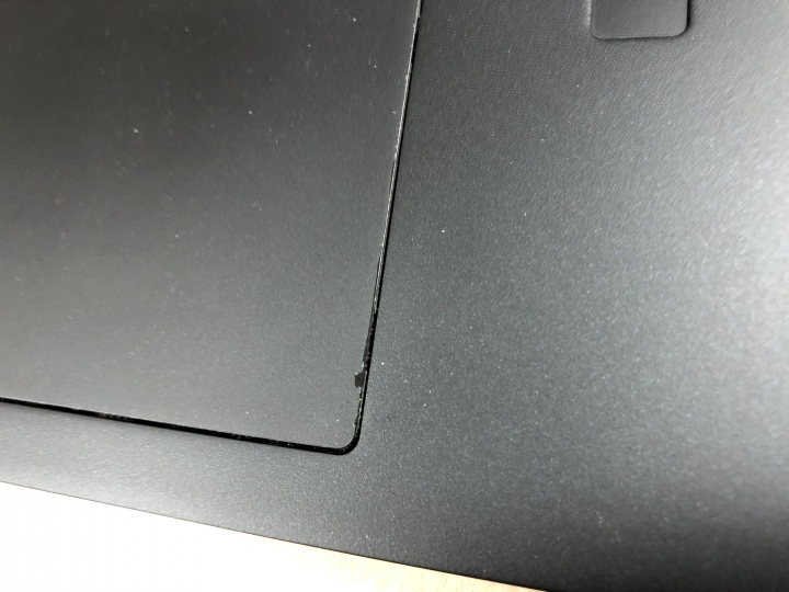 請問也有人遇到T480s觸控板掉漆的問題？