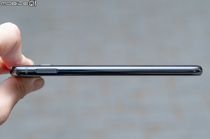 三星Galaxy S10揭曉：開孔螢幕搭指紋辨識、雙光圈變三鏡拍透透！