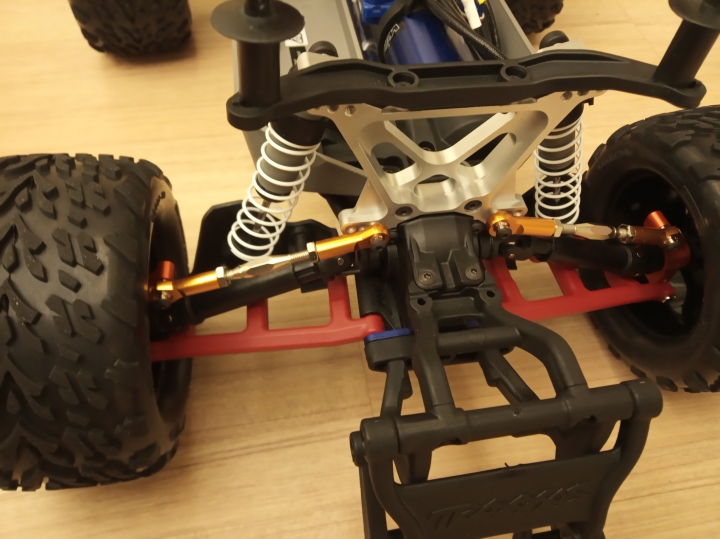 1:10 4WD 大腳電車新手心得分享