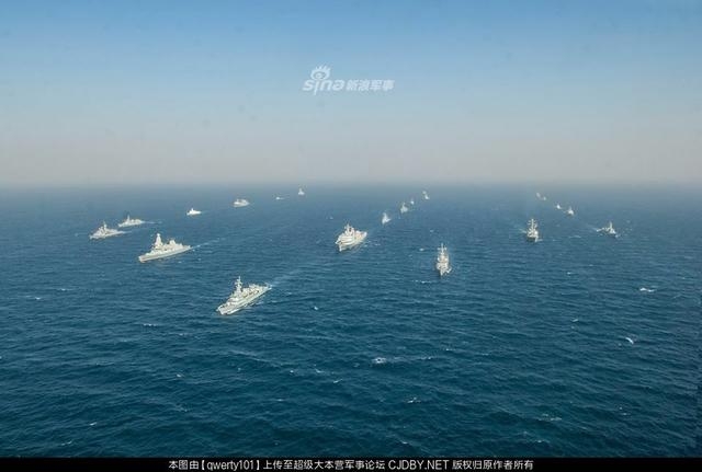 美軍伯克艦為解放軍兩棲登陸艦護航！